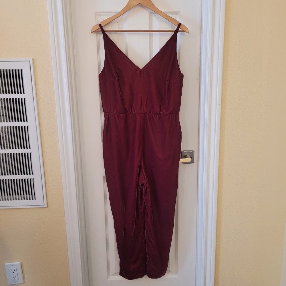 Banana Republic Claret Red Velvet Cropped Jumpsuit Size 6 - Picture 5 of 6
